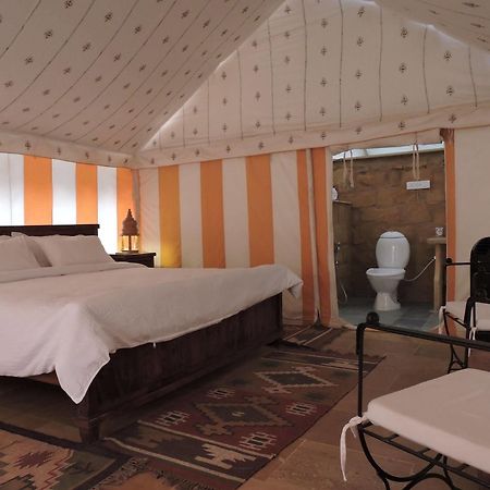 ดาโมดรา เดเสิร์ท ลักชัวรี่ แคมป์ เทนท์ Hotel ไจซัลเมอร์ ภายนอก รูปภาพ