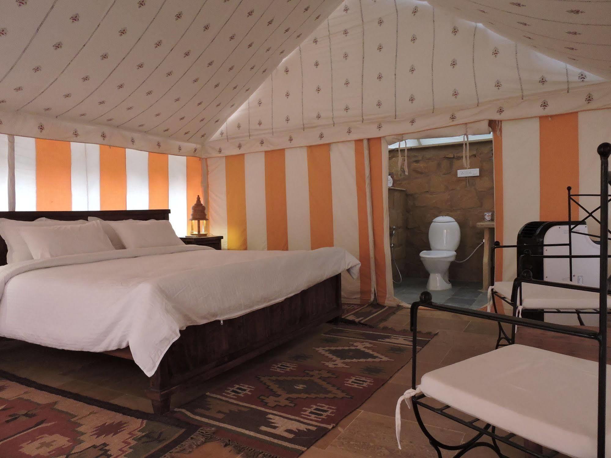 ดาโมดรา เดเสิร์ท ลักชัวรี่ แคมป์ เทนท์ Hotel ไจซัลเมอร์ ภายนอก รูปภาพ