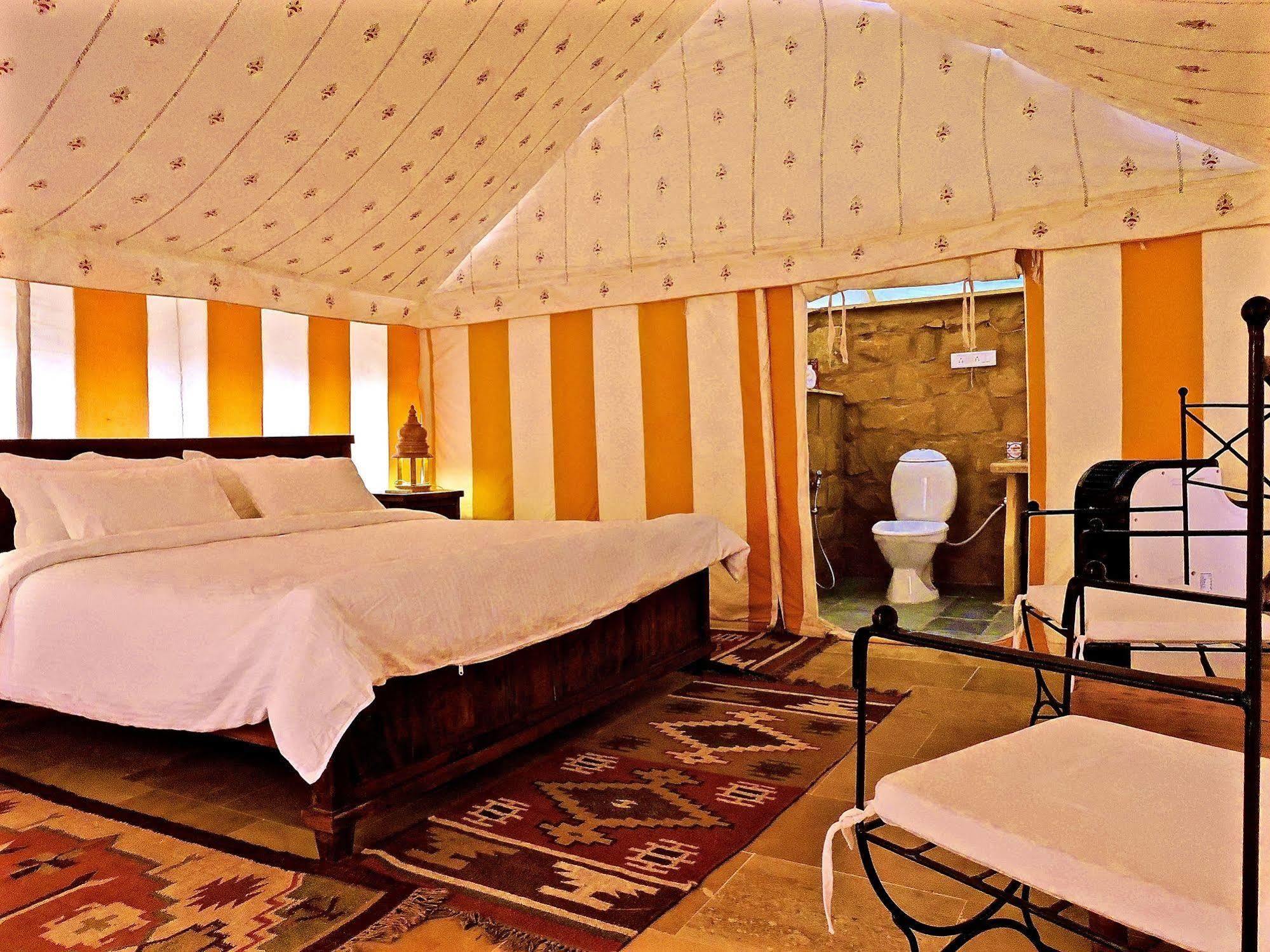 ดาโมดรา เดเสิร์ท ลักชัวรี่ แคมป์ เทนท์ Hotel ไจซัลเมอร์ ภายนอก รูปภาพ